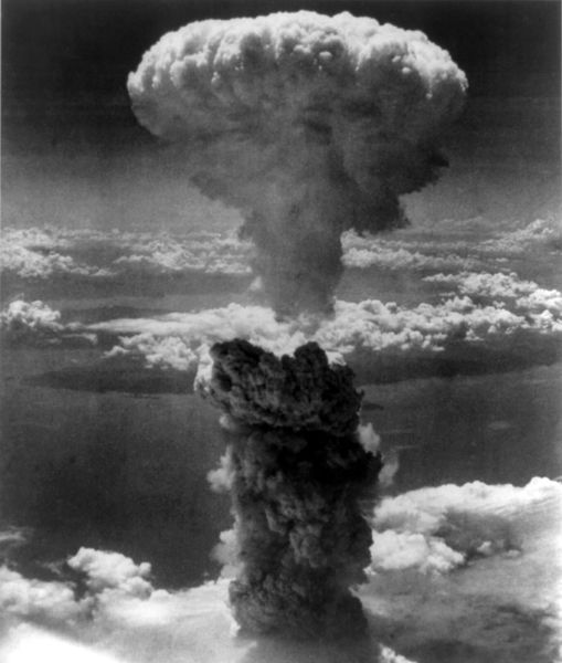 Mushroom cloud over Nagasaki, 09 August 1945