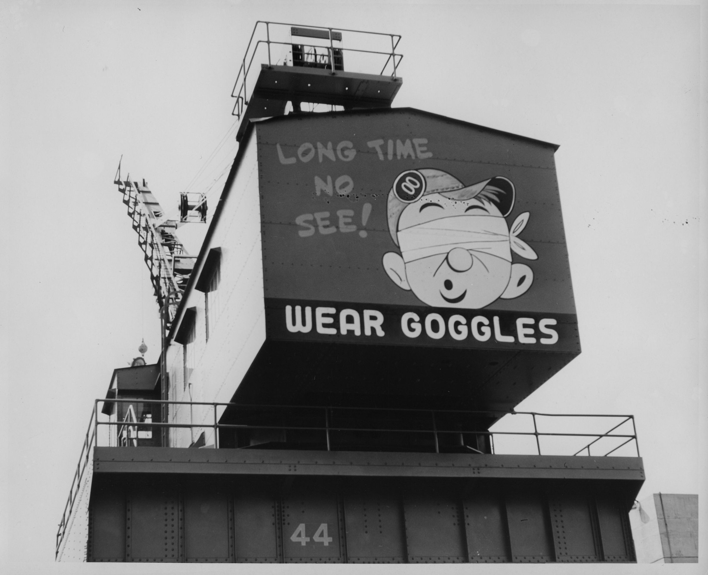 Primary Image of Wear Goggles