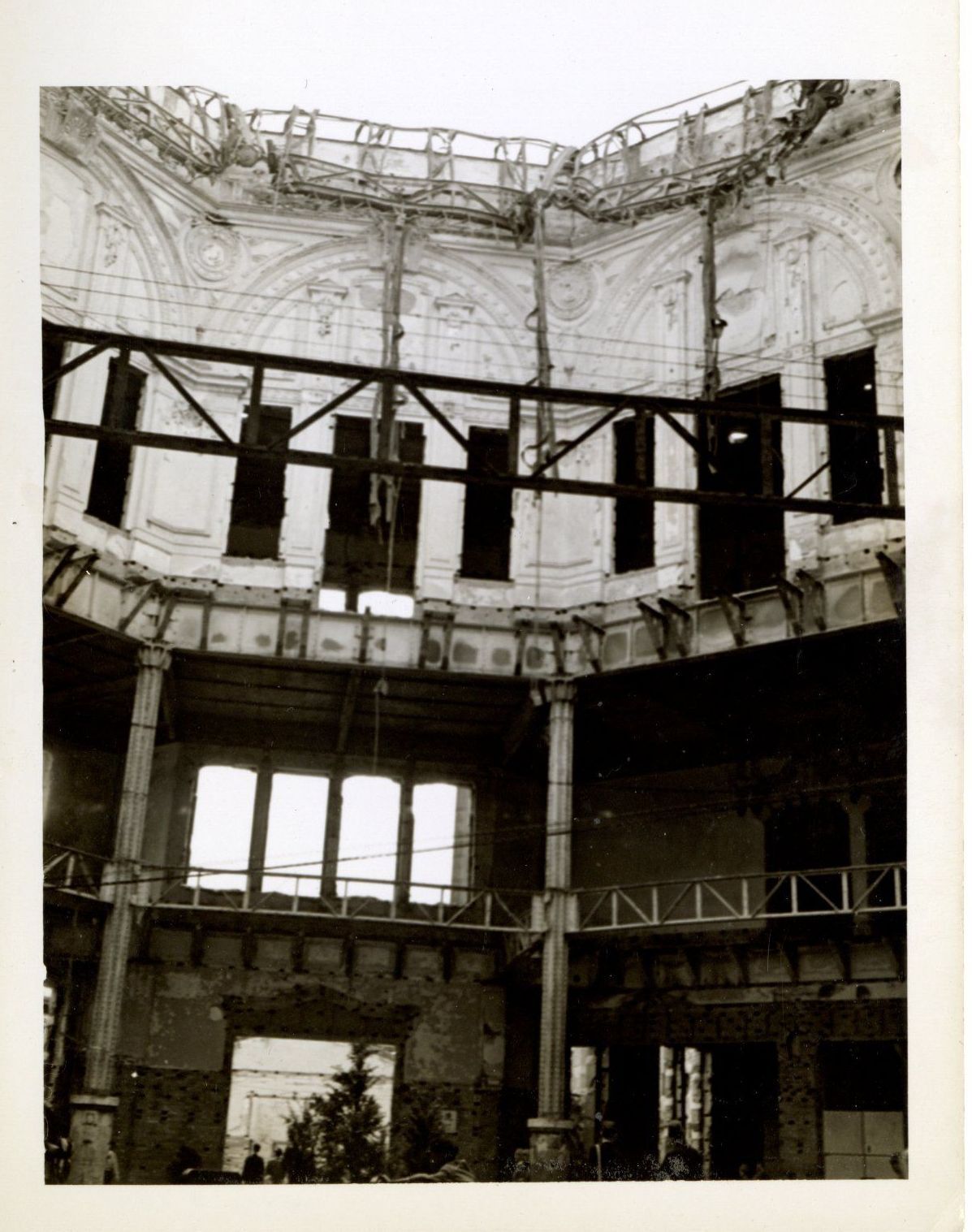 Primary Image of Roofless Building