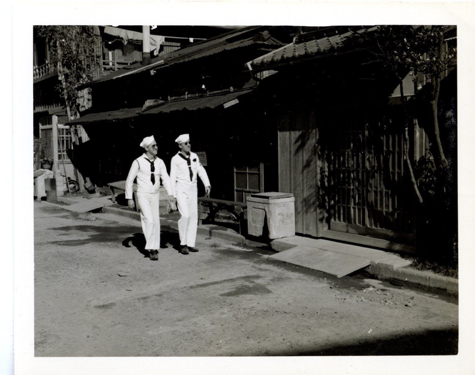 Primary Image of Strolling in Tokyo