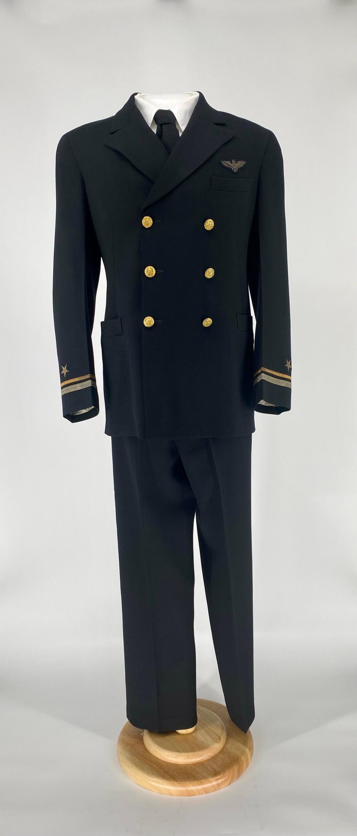 Naval Aviator Lieutenant Dress Blue Jacket | Patriots Point Naval & Maritime Museum Naval Aviator Lieutenant Dress Blue Jacket | Patriots Point Naval & Maritime Museum